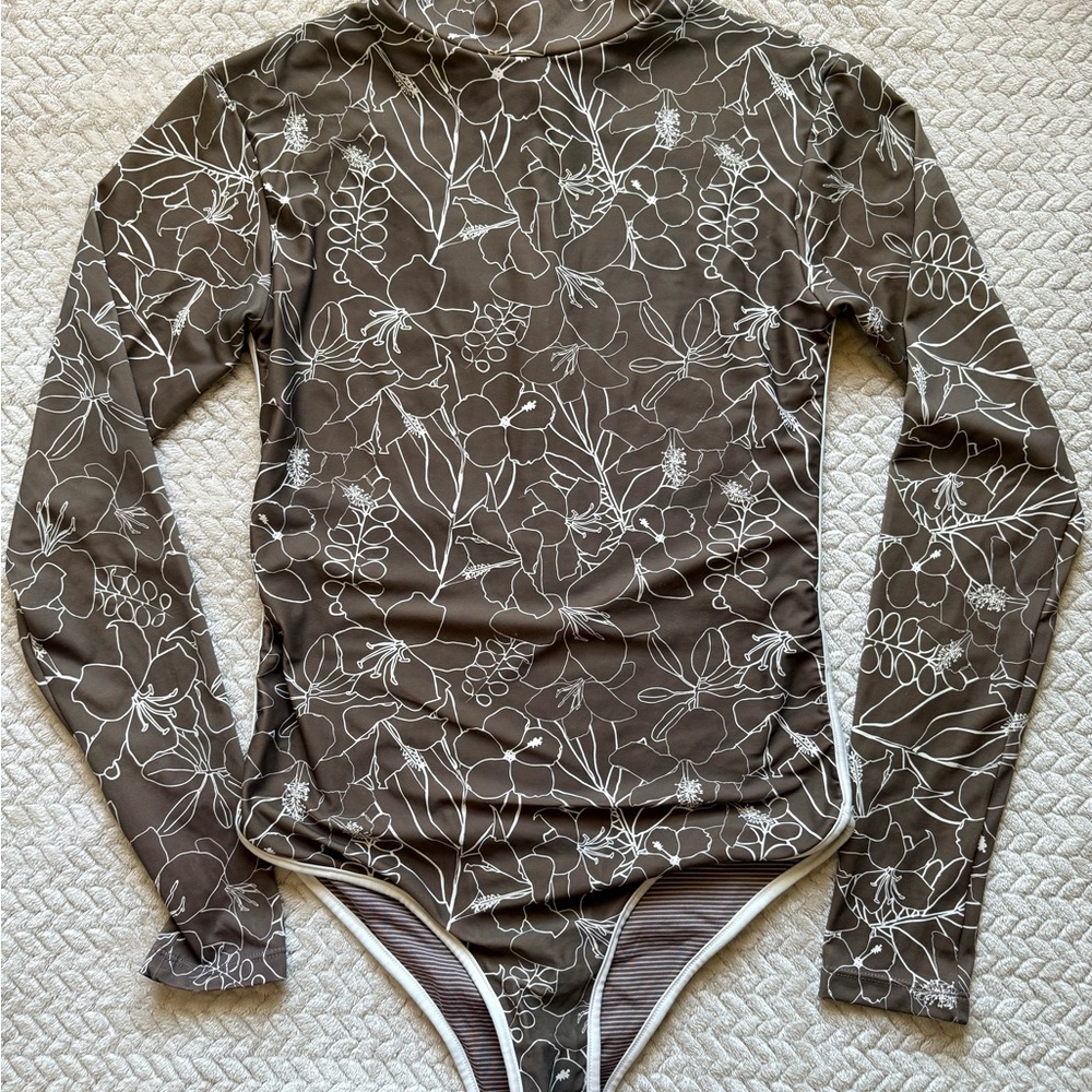 Acacia Kapa Ehukai one piece Large can fit M-XL